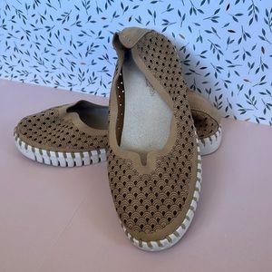 Isle Jacobsen tan summer sneakers size 38/8